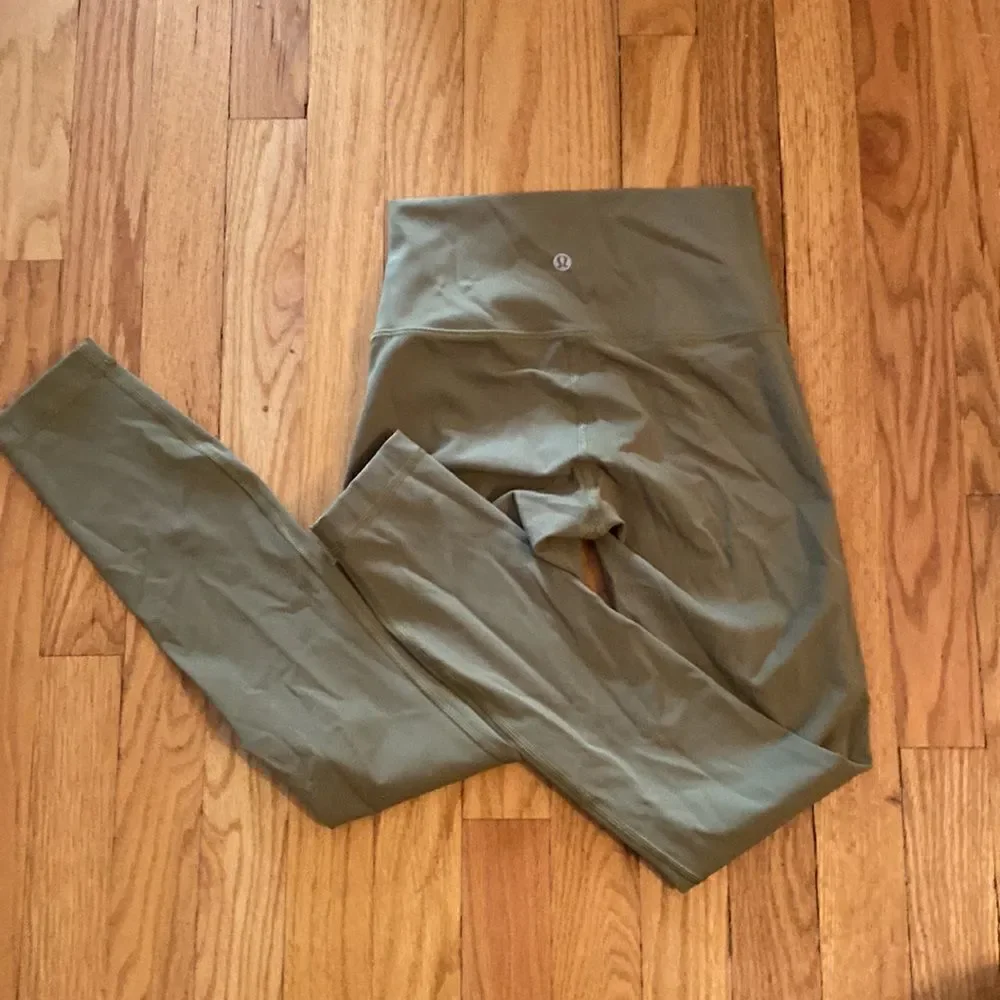 Lululemon sz 2 Wunder Under High-Rise Tight 25